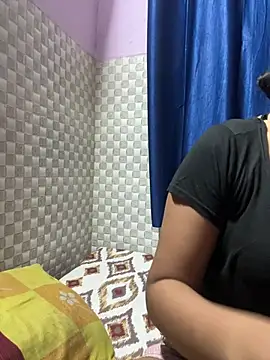 Hot Jaanvi  online show from June 16, 2026, 7:05 pm