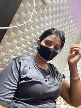 Hot Jaanvi  online show from June 26, 2026, 7:18 pm