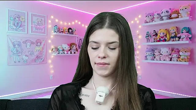 sukie spooky online show from April 14, 2026, 9:04 am