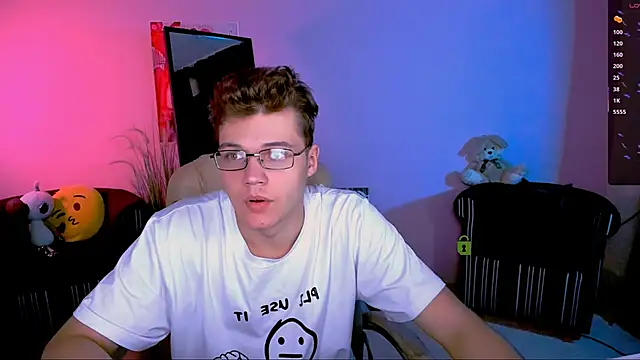 Snapshot of lucas_long_ chatting on October 16, 2025, 5:19 am lucas long online show from October 16, 2025, 5:19 am