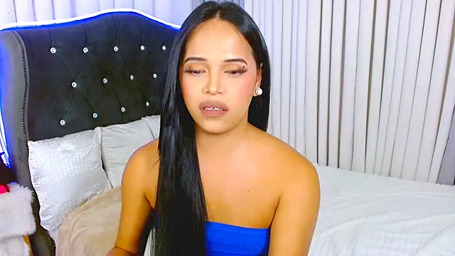 Lorainnelustts online show from September 25, 2025, 6:11 pm