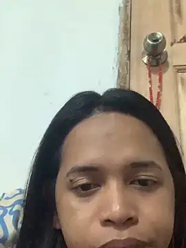 Lorainnelustts online show from October 27, 2025, 2:10 pm