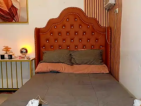 Snapshot of ur_little_secret chatting on January 8, 2026, 5:21 am ur little secret online show from January 8, 2026, 5:21 am