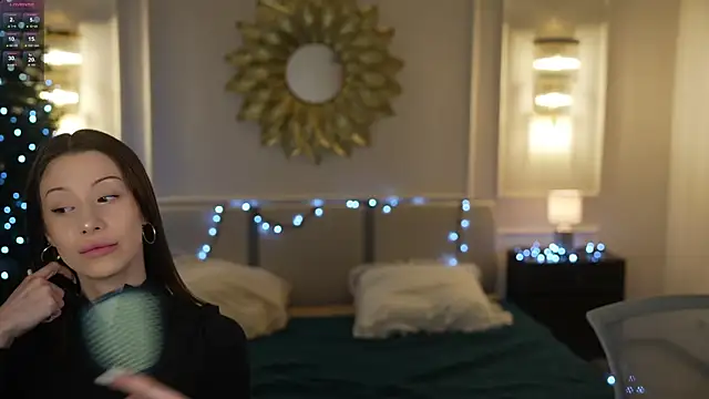 Snapshot of Selena_Glow chatting on December 19, 2025, 12:17 am Selena Glow online show from December 19, 2025, 12:17 am