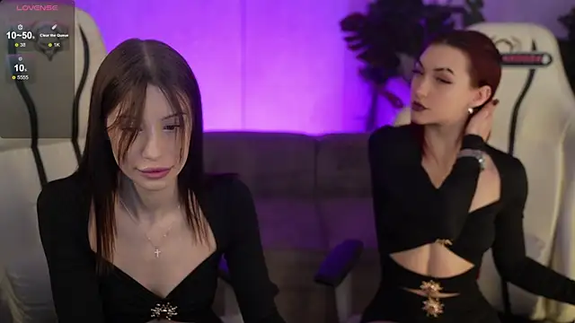 Snapshot of Selena_Glow chatting on January 13, 2026, 11:43 pm Selena Glow online show from January 13, 2026, 11:43 pm