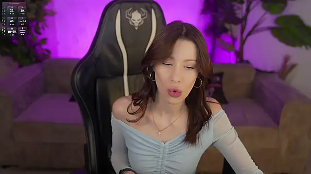 Snapshot of Selena_Glow chatting on February 9, 2026, 11:42 pm Selena Glow online show from February 9, 2026, 11:42 pm