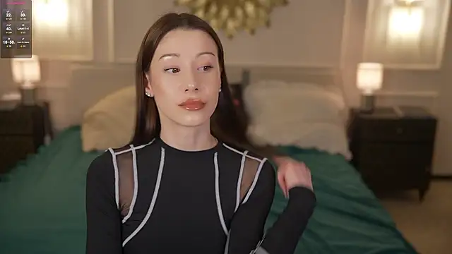 Snapshot of Selena_Glow chatting on March 6, 2026, 7:21 pm Selena Glow online show from March 6, 2026, 7:21 pm