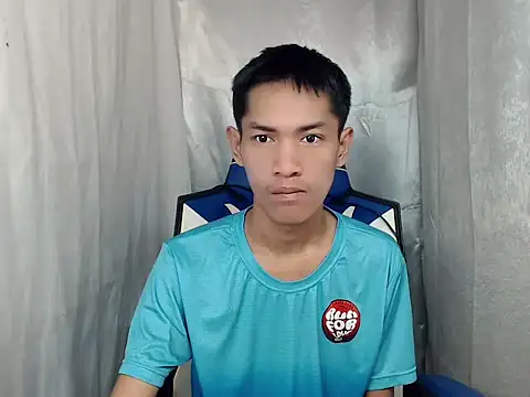 Snapshot of riks_tyler chatting on June 14, 2026, 9:33 am riks tyler online show from June 14, 2026, 9:33 am