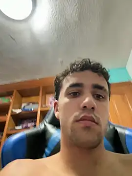 Snapshot of aavrdvh33 chatting on October 14, 2025, 8:53 pm aavrdvh33 online show from October 14, 2025, 8:53 pm