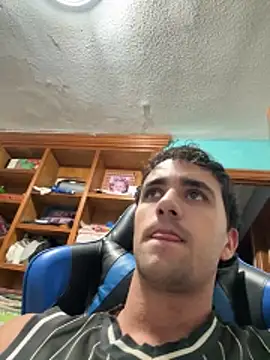 Snapshot of aavrdvh33 chatting on November 9, 2025, 6:39 pm aavrdvh33 online show from November 9, 2025, 6:39 pm