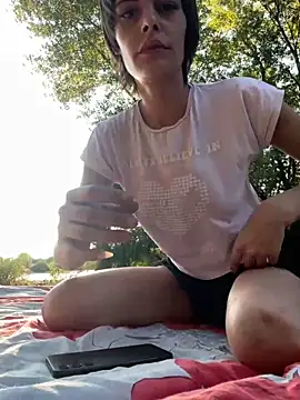 sweetchery999999 online show from September 13, 2025, 3:23 pm