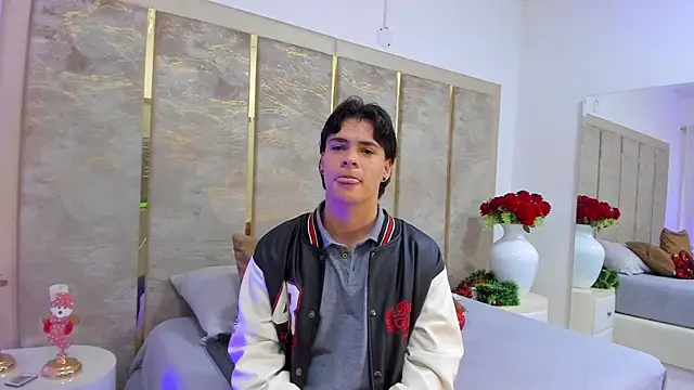 BenitoSaenz online show from December 22, 2025, 12:02 pm