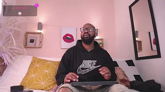 Snapshot of King_Malik chatting on September 12, 2025, 1:00 pm King Malik online show from September 12, 2025, 1:00 pm