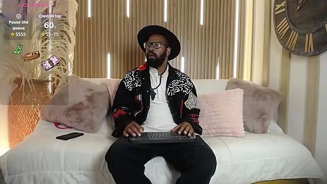 Snapshot of King_Malik chatting on September 23, 2025, 1:14 pm King Malik online show from September 23, 2025, 1:14 pm