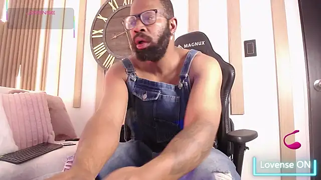 Snapshot of King_Malik chatting on September 30, 2025, 1:27 pm King Malik online show from September 30, 2025, 1:27 pm