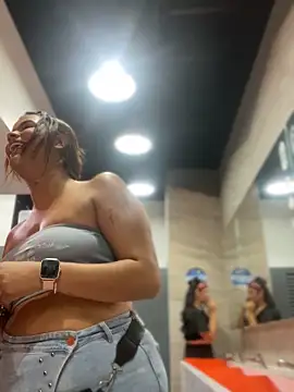 Snapshot of Kaily_Sweet16 chatting on September 12, 2025, 3:12 pm Kaily Sweet16 online show from September 12, 2025, 3:12 pm