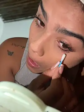 Snapshot of Kaily_Sweet16 chatting on October 16, 2025, 6:42 pm Kaily Sweet16 online show from October 16, 2025, 6:42 pm