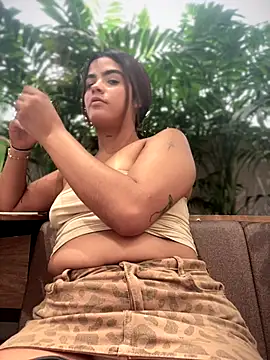 Snapshot of Kaily_Sweet16 chatting on October 31, 2025, 7:37 pm Kaily Sweet16 online show from October 31, 2025, 7:37 pm