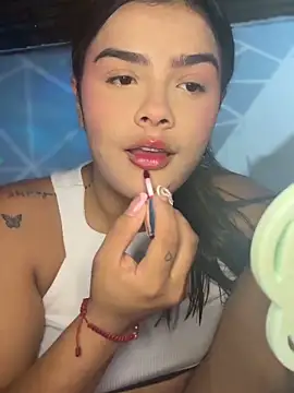 Snapshot of Kaily_Sweet16 chatting on December 15, 2025, 5:39 pm Kaily Sweet16 online show from December 15, 2025, 5:39 pm