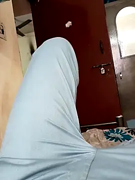 Snapshot of princemaheshboblover chatting on October 3, 2025, 7:49 am princemaheshboblover online show from October 3, 2025, 7:49 am