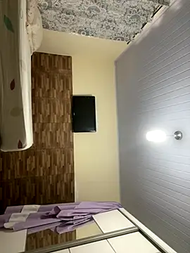 Snapshot of morenaluaa chatting on November 7, 2025, 7:58 pm morenaluaa online show from November 7, 2025, 7:58 pm