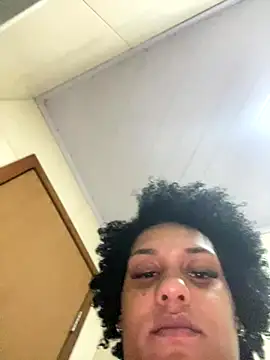 Snapshot of morenaluaa chatting on December 13, 2025, 11:43 pm morenaluaa online show from December 13, 2025, 11:43 pm