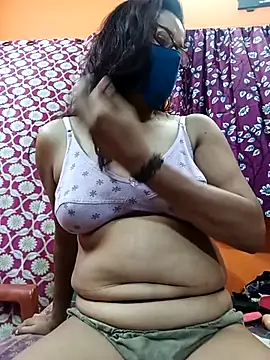 Snapshot of Hotpuja25 chatting on June 16, 2026, 3:47 pm Hotpuja25 online show from June 16, 2026, 3:47 pm