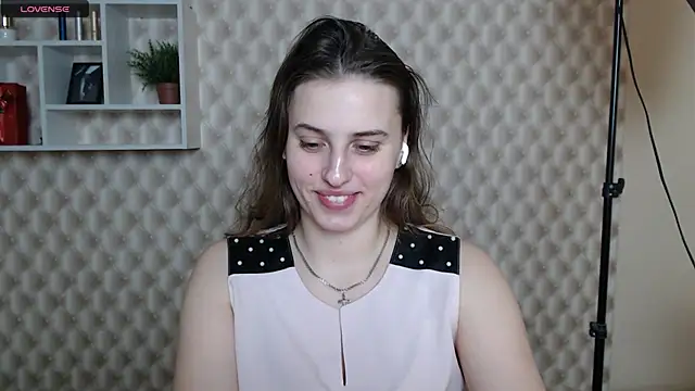 AmandaDimond  online show from February 8, 2026, 2:31 pm