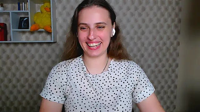AmandaDimond  online show from May 11, 2026, 11:05 am