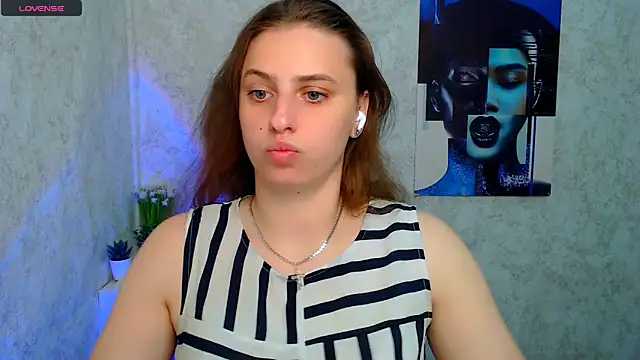 AmandaDimond  online show from May 13, 2026, 11:07 am