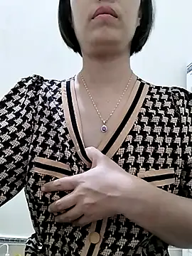 love sexy090 online show from November 13, 2025, 12:37 pm