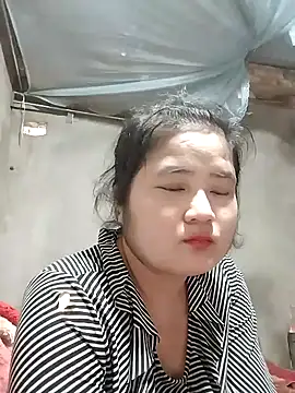 Snapshot of BigBoobs186 chatting on November 21, 2025, 6:34 am BigBoobs186 online show from November 21, 2025, 6:34 am