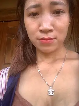 Snapshot of ThiHa003 chatting on October 3, 2025, 2:19 am ThiHa003 online show from October 3, 2025, 2:19 am