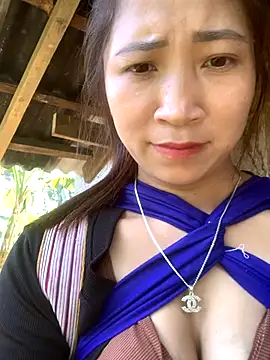 Snapshot of ThiHa003 chatting on October 5, 2025, 3:38 am ThiHa003 online show from October 5, 2025, 3:38 am