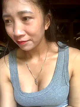 Snapshot of ThiHa003 chatting on October 7, 2025, 4:42 am ThiHa003 online show from October 7, 2025, 4:42 am
