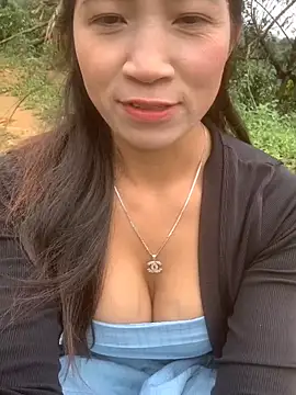 Snapshot of ThiHa003 chatting on November 19, 2025, 3:39 am ThiHa003 online show from November 19, 2025, 3:39 am