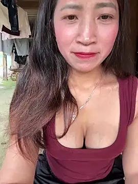 Snapshot of ThiHa003 chatting on December 17, 2025, 9:15 am ThiHa003 online show from December 17, 2025, 9:15 am