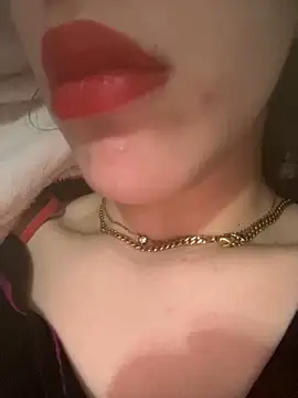 Mimisixo online show from May 17, 2026, 3:52 pm