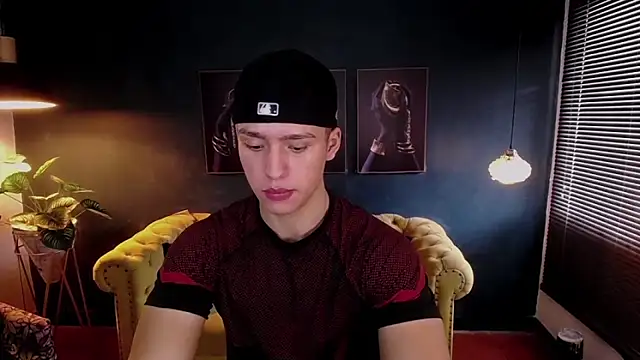 deivid parker online show from November 17, 2025, 1:39 pm