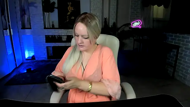 Snapshot of MariemLui chatting on September 19, 2025, 9:43 am MariemLui online show from September 19, 2025, 9:43 am