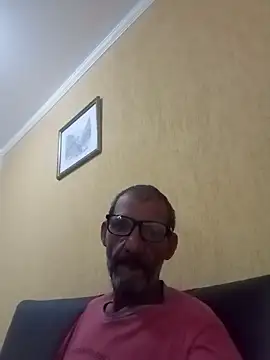 Snapshot of campari800 chatting on May 4, 2026, 2:13 pm campari800 online show from May 4, 2026, 2:13 pm