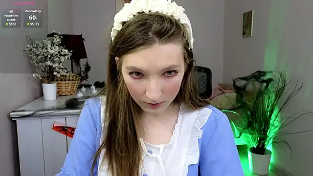 Snapshot of Mia_Myles chatting on October 31, 2025, 10:05 am Mia Myles online show from October 31, 2025, 10:05 am