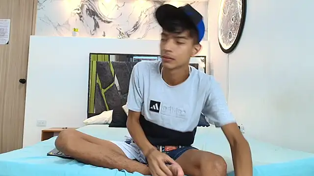 Snapshot of PRETTY_SEX1 chatting on September 18, 2025, 7:10 am PRETTY SEX1 online show from September 18, 2025, 7:10 am