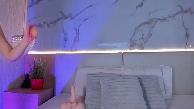 Snapshot of ValSmith_ chatting on September 24, 2025, 4:16 am ValSmith online show from September 24, 2025, 4:16 am