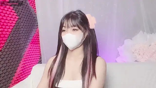 kemybaby online show from November 25, 2025, 2:55 am