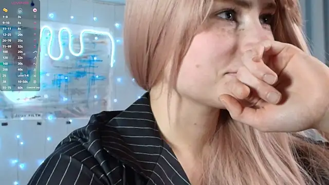 PieraMarch online show from September 20, 2025, 7:15 pm