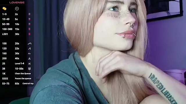 PieraMarch online show from October 23, 2025, 7:01 pm