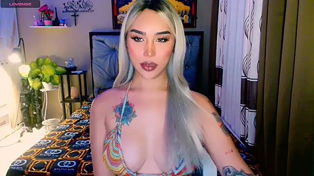 Snapshot of Franchesca_Trans chatting on November 17, 2025, 2:06 am Franchesca Trans online show from November 17, 2025, 2:06 am