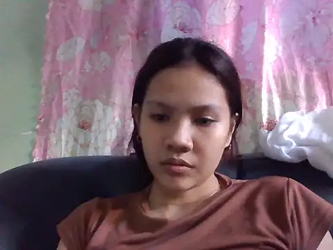 Snapshot of sweetcherry23 chatting on October 5, 2025, 6:23 am sweetcherry23 online show from October 5, 2025, 6:23 am