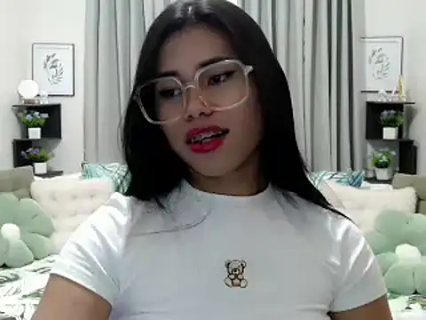 PrettyBlythes TS online show from October 12, 2025, 7:35 pm